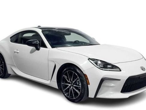 Used 2024 Toyota GR86 RWD image 7