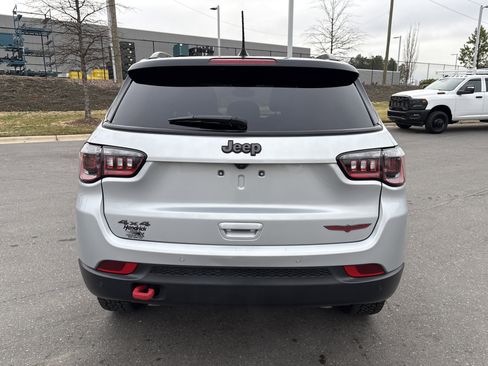 Used 2024 Jeep Compass Trailhawk image 8