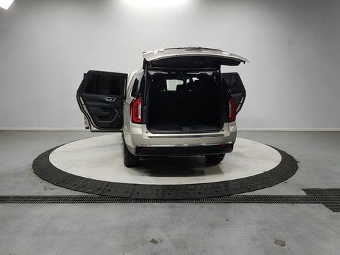 Used 2021 GMC Yukon SLT w/ SLT Luxury Plus Package image 14