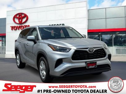 Used 2023 Toyota Highlander FWD