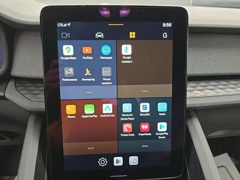 Used 2022 Polestar Polestar 2 image 32