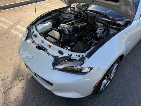 Used 2018 MAZDA MX-5 Miata RF Grand Touring RWD image 34