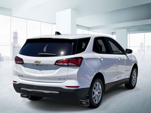Used 2024 Chevrolet Equinox LT AWD/4WD image 4