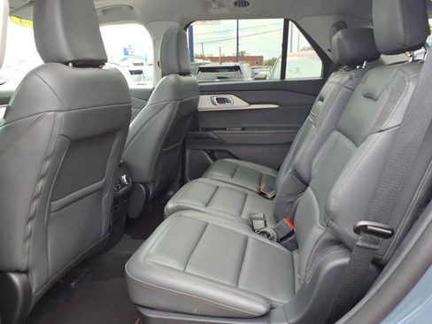 Used 2025 Ford Explorer Active w/ Active Comfort Package AWD/4WD image 12