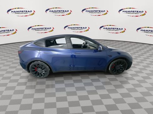 Used 2023 Tesla Model Y Performance image 9