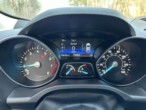 Used 2017 Ford Escape SE AWD/4WD image 8