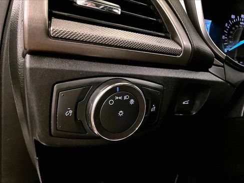 Used 2020 Ford Fusion SE FWD image 30