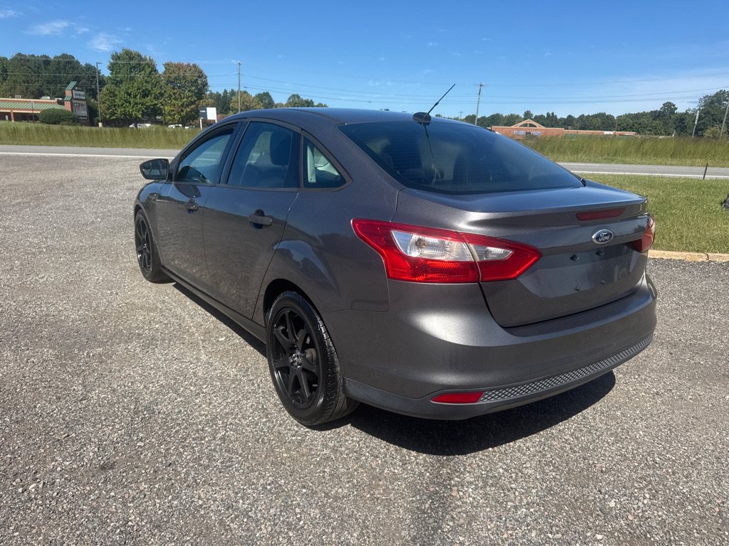 Used 2012 Ford Focus S FWD image 3