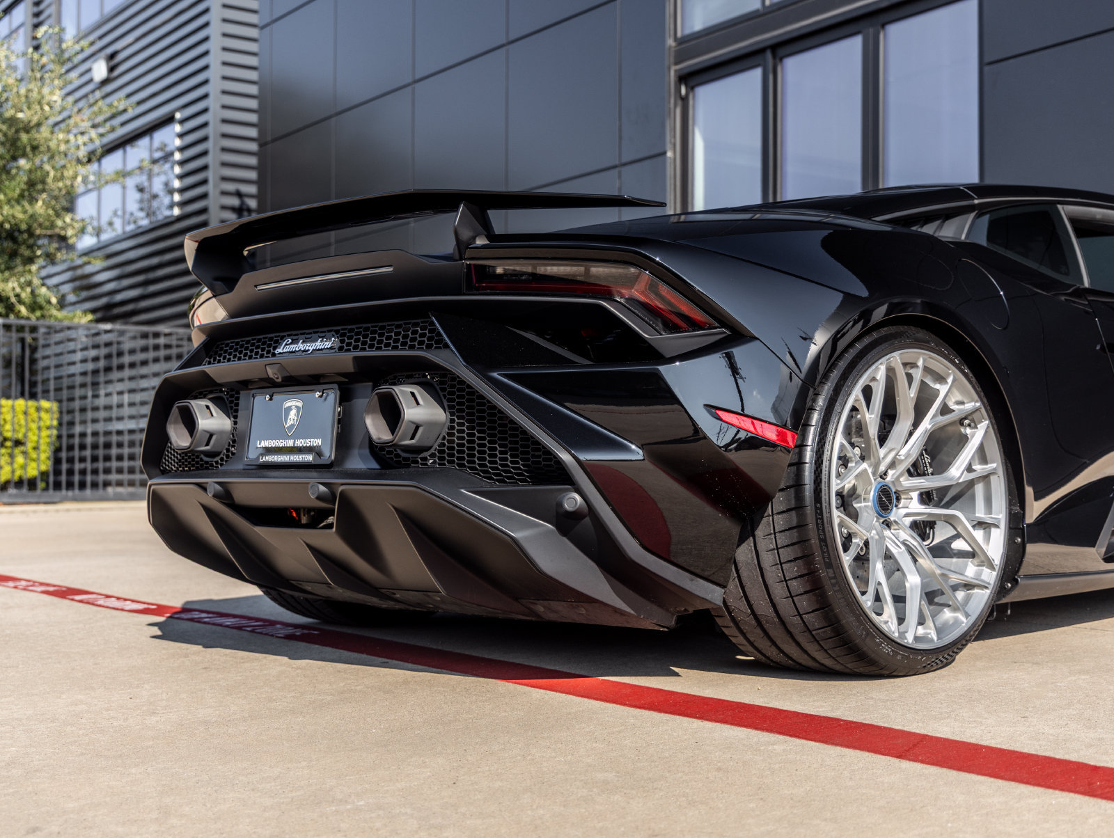 Used 2023 Lamborghini Huracan Tecnica RWD image 16