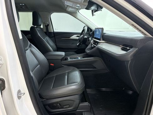 Certified 2025 Ford Explorer Active w/ Active Comfort Package AWD/4WD image 24