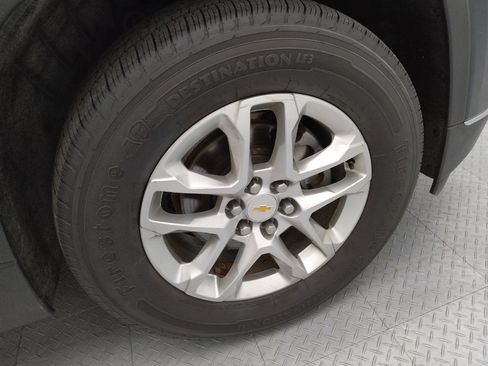 Used 2020 Chevrolet Traverse LT FWD image 31