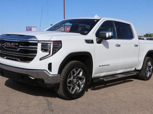 Used 2024 GMC Sierra 1500 SLT AWD/4WD image 3
