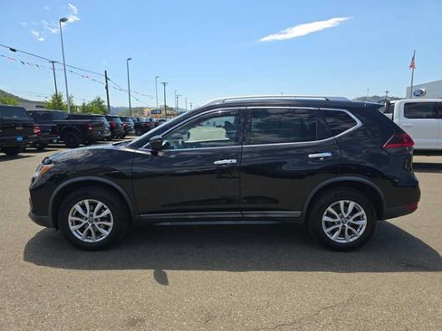 Used 2018 Nissan Rogue SV AWD/4WD image 2