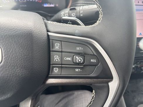 Used 2024 Jeep Grand Cherokee L Limited w/ Luxury Tech Group II image 15