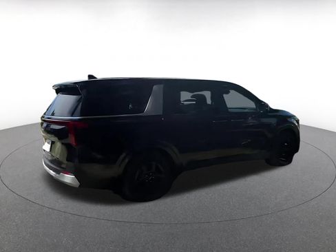 Used 2026 Kia Carnival FWD image 16