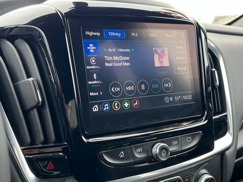 Used 2023 Chevrolet Traverse LT image 23