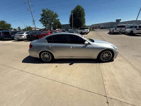 Used 2015 INFINITI Q40 AWD w/ Moonroof Package image 6