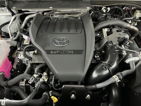 Used 2025 Toyota Highlander XLE image 35