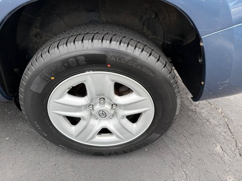 Used 2011 Toyota RAV4 4WD image 71