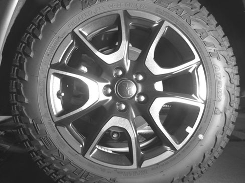 Used 2025 Jeep Compass Trailhawk image 14