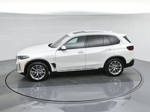 Used 2025 BMW X5 xDrive50e image 47