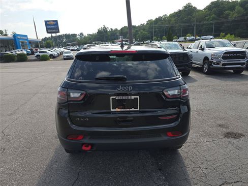 Used 2025 Jeep Compass Trailhawk w/ Trailhawk Elite Group AWD/4WD image 4