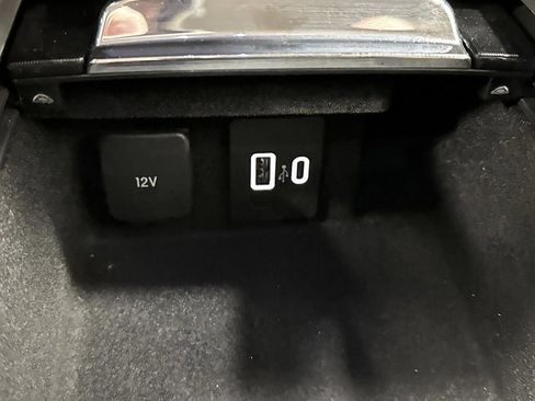 Used 2023 Lincoln Corsair AWD image 24