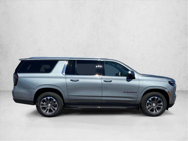 Used 2026 Chevrolet Suburban LT w/ Comfort Package AWD/4WD image 4
