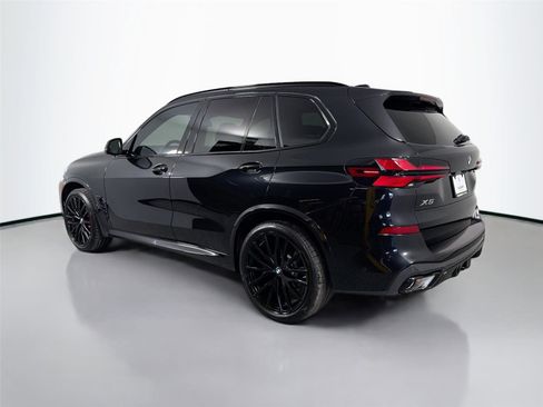 New 2026 BMW X5 xDrive40i w/ M Sport Package AWD/4WD image 7