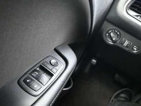 Used 2022 Dodge Challenger GT RWD image 11