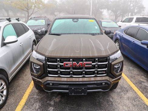 Used 2025 GMC Canyon AT4 w/ AT4 Premium Package image 5