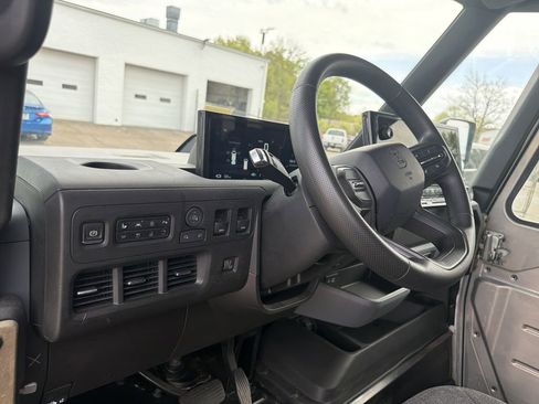 Used 2024 Chevrolet Brightdrop 600 w/ Battery Pack, Max Range AWD/4WD image 14