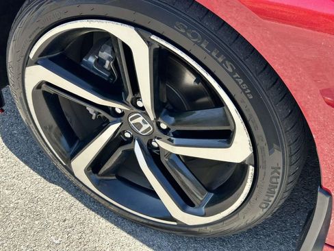 Used 2018 Honda Accord Sport image 9