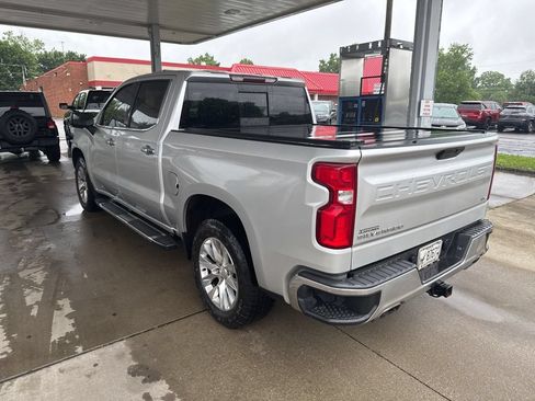 Used 2020 Chevrolet Silverado 1500 LTZ AWD/4WD image 3
