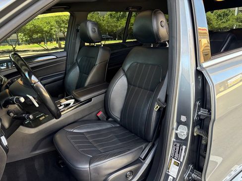 Used 2017 Mercedes-Benz GLS 450 4MATIC image 22