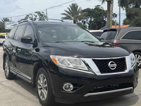 Used 2015 Nissan Pathfinder SL FWD image 2