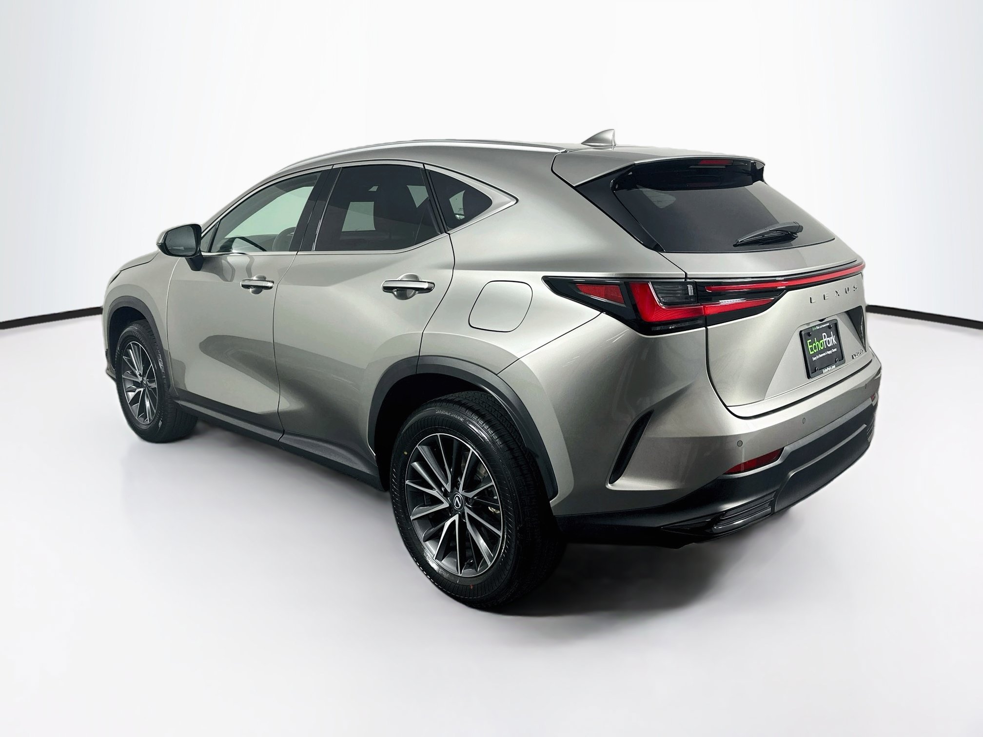 Used 2025 Lexus NX 250 FWD w/ Towing Package (2000 Lbs) image 5