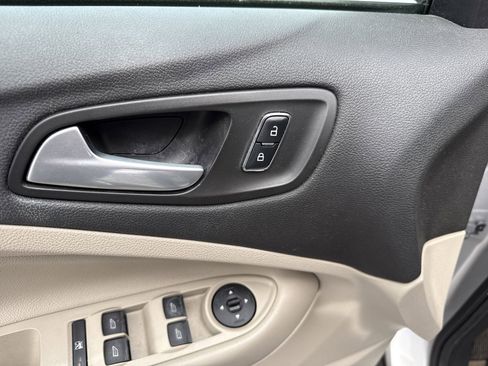 Used 2015 Ford Escape SE image 15