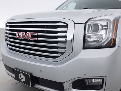 Used 2018 GMC Yukon SLT w/ Premium Edition image 16