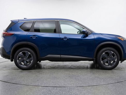 Used 2025 Nissan Rogue SV FWD image 11