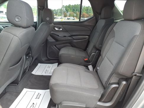 Used 2023 Chevrolet Traverse LT FWD image 23
