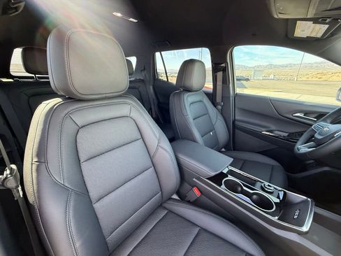 New 2026 Chevrolet Equinox LT w/ Convenience Package II image 13