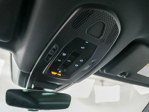 Used 2024 Porsche Cayenne AWD/4WD image 28