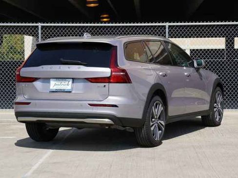 New 2026 Volvo V60 B5 Cross Country Plus w/ Climate Package image 4