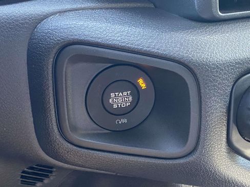 New 2025 Jeep Gladiator Sport image 23