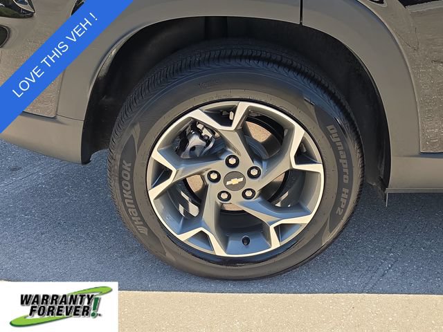 Used 2025 Chevrolet Trax LT w/ LT Convenience Package FWD image 5