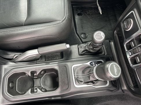 Used 2021 Jeep Gladiator Overland w/ Popular Equipment Package image 10