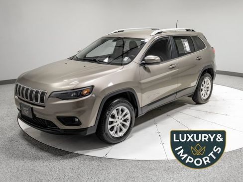 Used 2019 Jeep Cherokee Latitude w/ Popular Appearance Group AWD/4WD image 1
