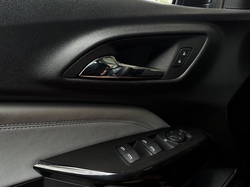 Used 2025 Chevrolet Trax LT w/ LT Convenience Package FWD image 19