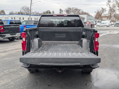 Used 2023 Chevrolet Silverado 1500 Custom image 32